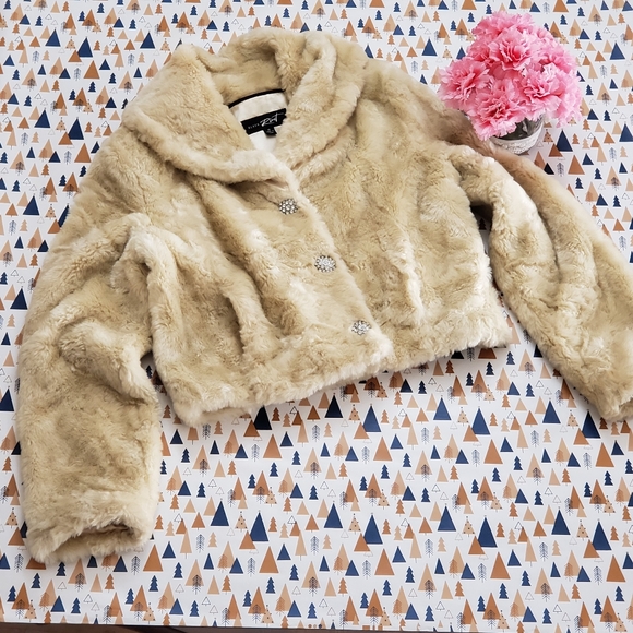 Black Rivet Jackets & Blazers - BLACK RIVET Faux Fur jacket